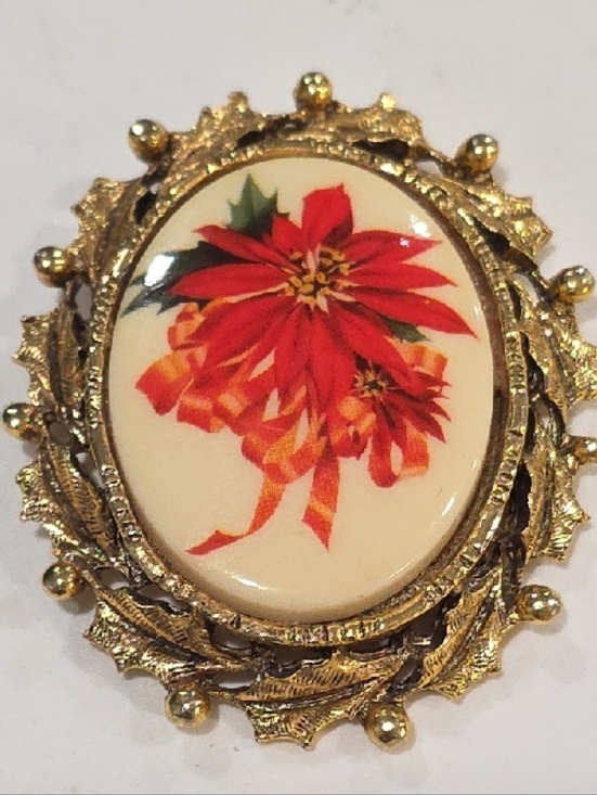 Vintage Jewelry - Vintage Gold-Tone Pendant with Red Poinsettia & Bow